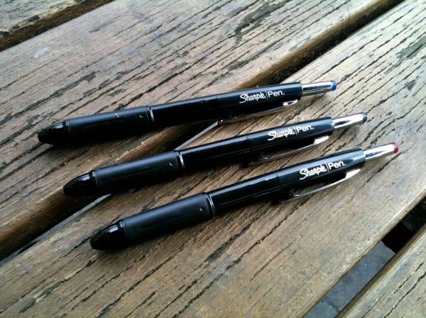 Set Delineadores Negros Punta Fina x4